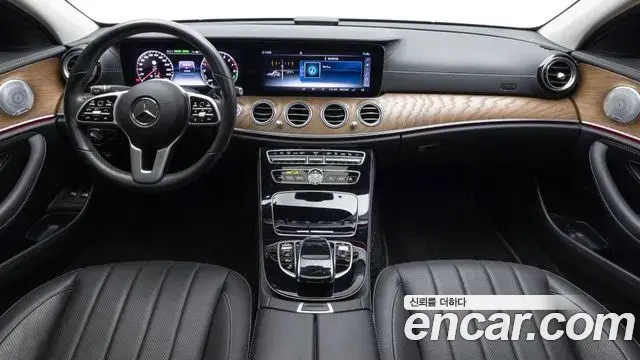 Mercedes-Benz E-Class 2020 — Фото 17/20