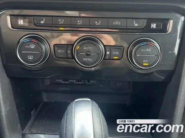 Volkswagen Tiguan 2020 — Şəkil 10/19