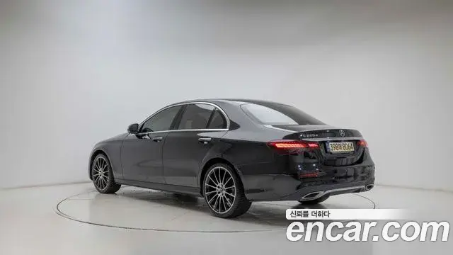 Mercedes-Benz E-Class 2022 — Фото 2/20