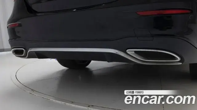 Mercedes-Benz E-Class 2022 — Фото 10/20