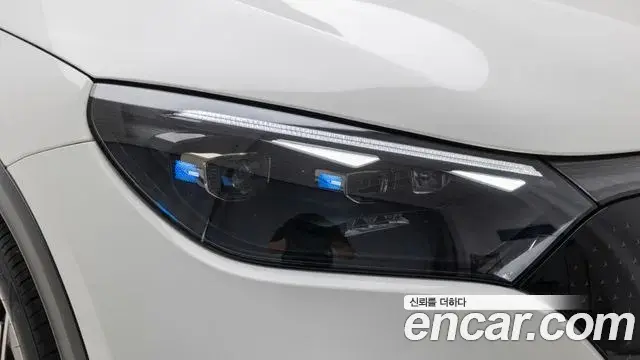 Mercedes-Benz EQE SUV 2024 — Photo 8/20