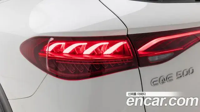 Mercedes-Benz EQE SUV 2024 — Photo 6/20