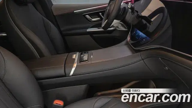 Mercedes-Benz EQE SUV 2024 — Photo 17/20