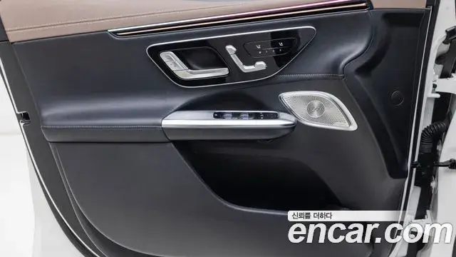 Mercedes-Benz EQE SUV 2024 — Photo 4/20