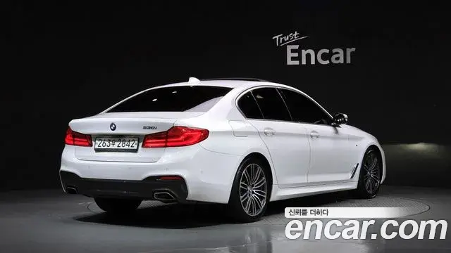 BMW 5 Series 2019 — Фото 2/20