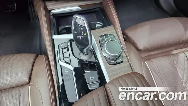 BMW 5 Series 2019 — Фото 9/20