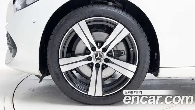 Mercedes-Benz C-Class 2026 — Фото 4/20