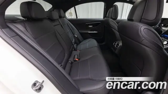Mercedes-Benz C-Class 2026 — Фото 14/20