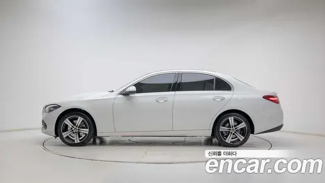 Mercedes-Benz C-Class 2026 — Фото 6/20