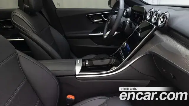 Mercedes-Benz C-Class 2026 — Фото 12/20