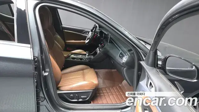 Genesis G70 2019 — Photo 31/32