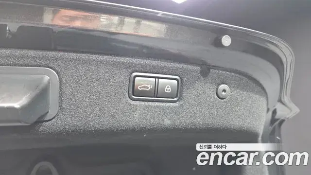 Genesis G70 2019 — Photo 9/32