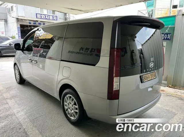 Hyundai Staria 2022 — Photo 12/20