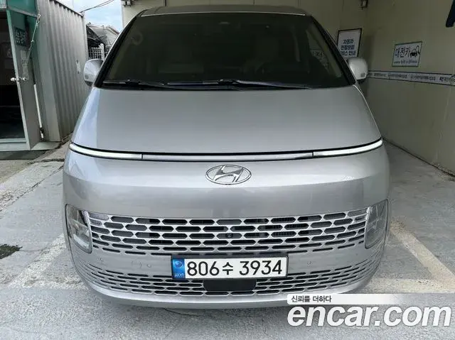 Hyundai Staria 2022 — Photo 1/20