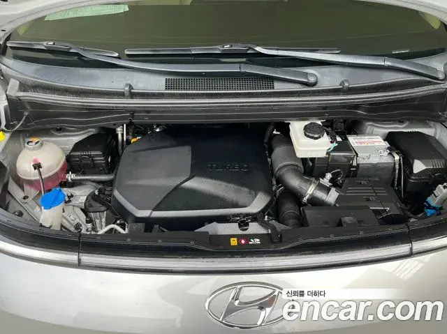 Hyundai Staria 2022 — Photo 18/20