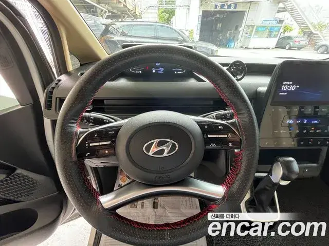 Hyundai Staria 2022 — Photo 19/20