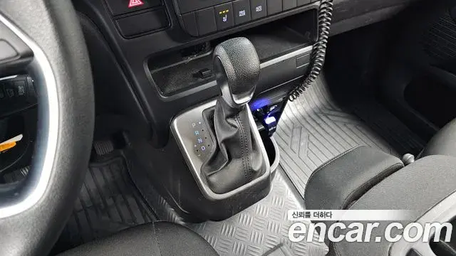 Hyundai Staria 2022 — Şəkil 11/32