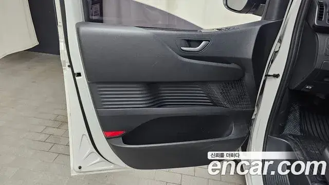 Hyundai Staria 2022 — Şəkil 15/32