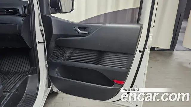 Hyundai Staria 2022 — Şəkil 32/32