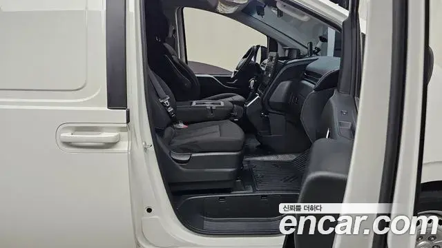 Hyundai Staria 2022 — Şəkil 20/32
