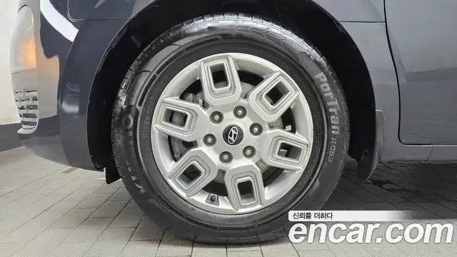 Hyundai Staria 2024 — Photo 26/30
