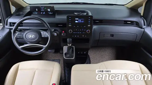 Hyundai Staria 2024 — Photo 17/30