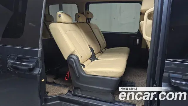 Hyundai Staria 2024 — Photo 8/30