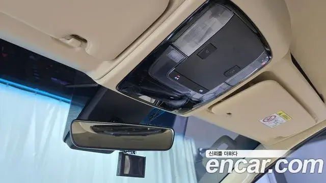 Hyundai Staria 2024 — Photo 7/30
