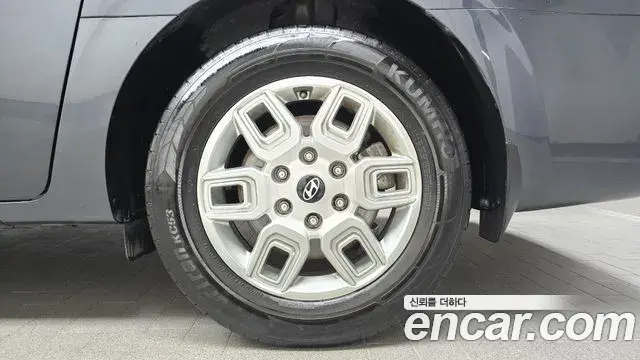 Hyundai Staria 2024 — Photo 23/30