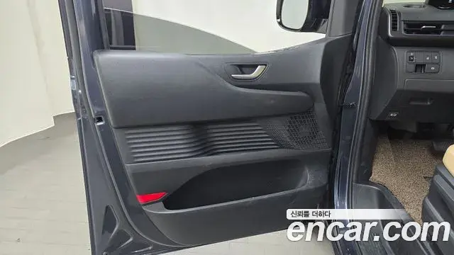 Hyundai Staria 2024 — Photo 20/30