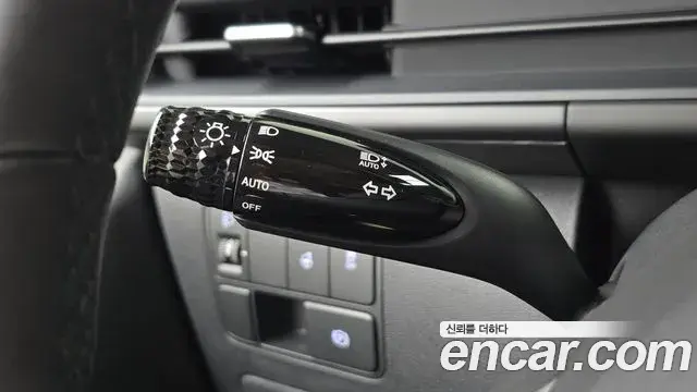 Hyundai Staria 2024 — Photo 1/30
