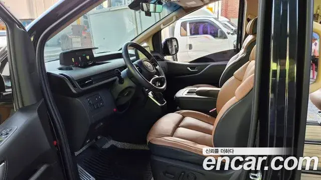 Hyundai Staria 2023 — Фото 4/20
