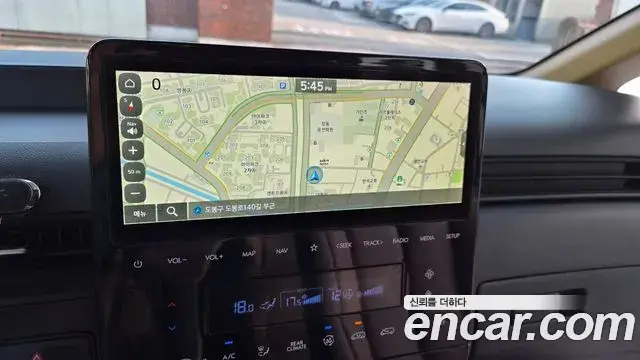 Hyundai Staria 2023 — Фото 8/20