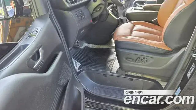 Hyundai Staria 2023 — Фото 12/20