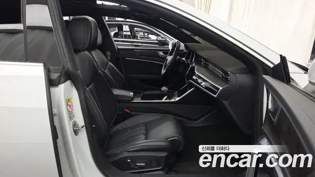 Audi A7 2021 — Фото 11/20