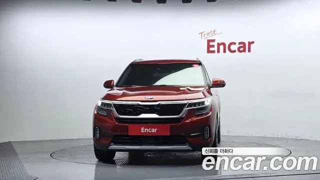 Kia Seltos 2020 — Фото 3/20