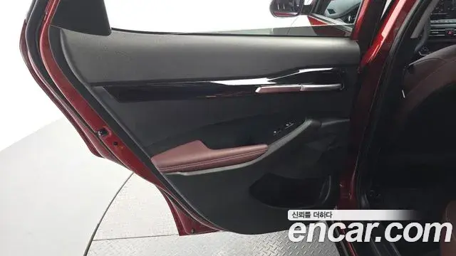 Kia Seltos 2020 — Şəkil 29/31