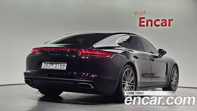 Porsche Panamera 2020 — Фото 2/20