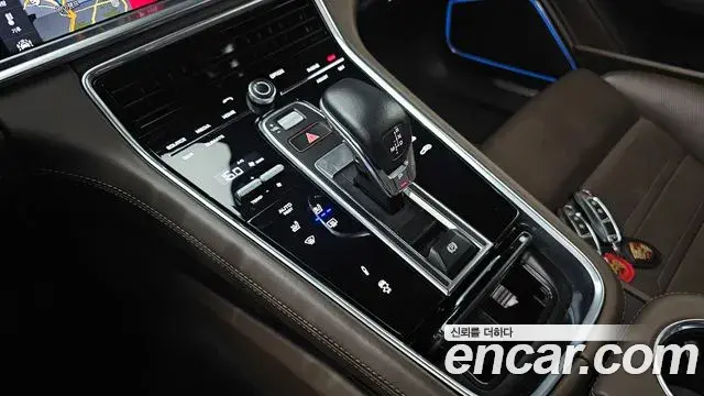 Porsche Panamera 2020 — Фото 9/20