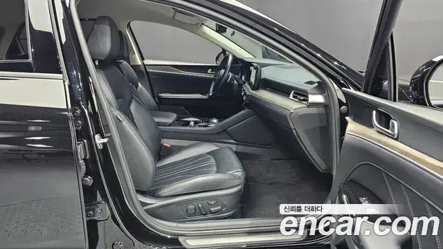 Kia K5 2023 — ფოტო 8/32