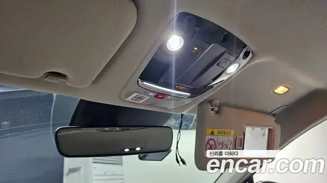 Kia K5 2023 — ფოტო 29/32