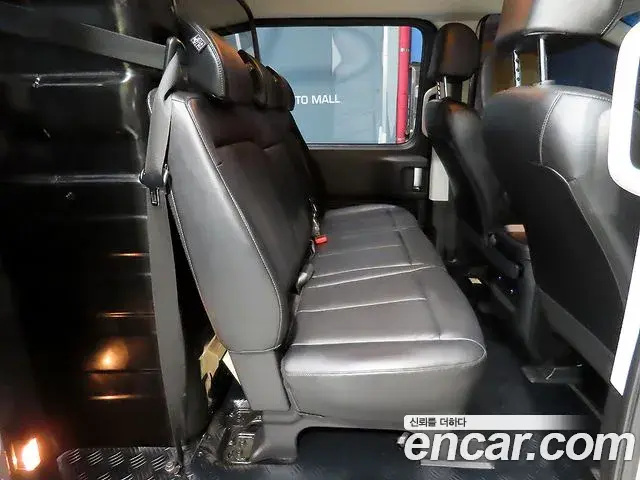 Hyundai Staria 2023 — ფოტო 14/20