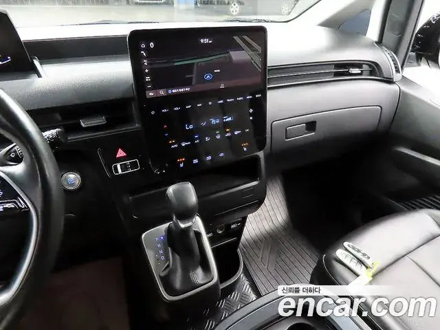 Hyundai Staria 2023 — ფოტო 19/20