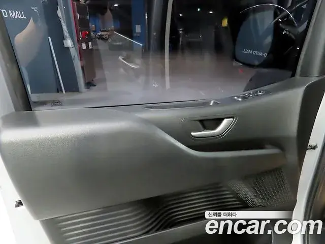 Hyundai Staria 2023 — ფოტო 20/20