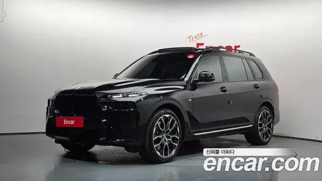 BMW X7 2025 — Фото 1/20