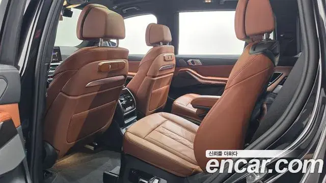 BMW X7 2025 — Фото 19/20