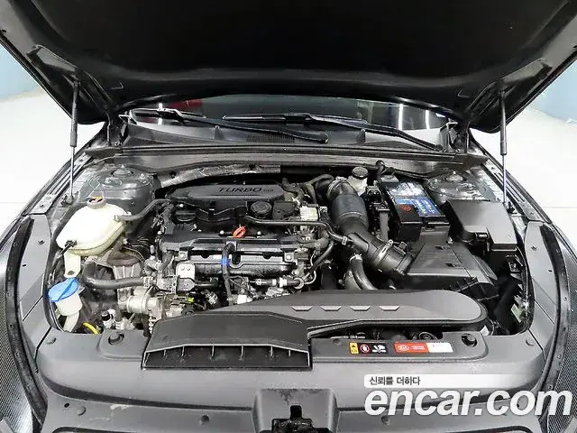 Kia K5 2020 — ფოტო 15/20