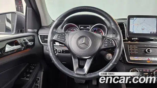 Mercedes-Benz GLS-Class 2018 — Фото 13/20