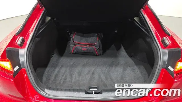 Kia Stinger 2018 — Photo 9/34