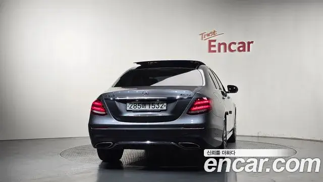 Mercedes-Benz E-Class 2019 — Фото 4/20